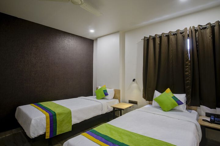 Room 14 of 27