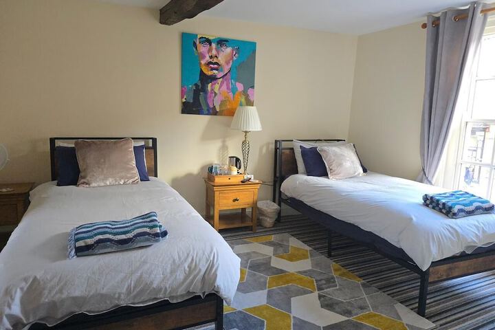 Room 2 of 39