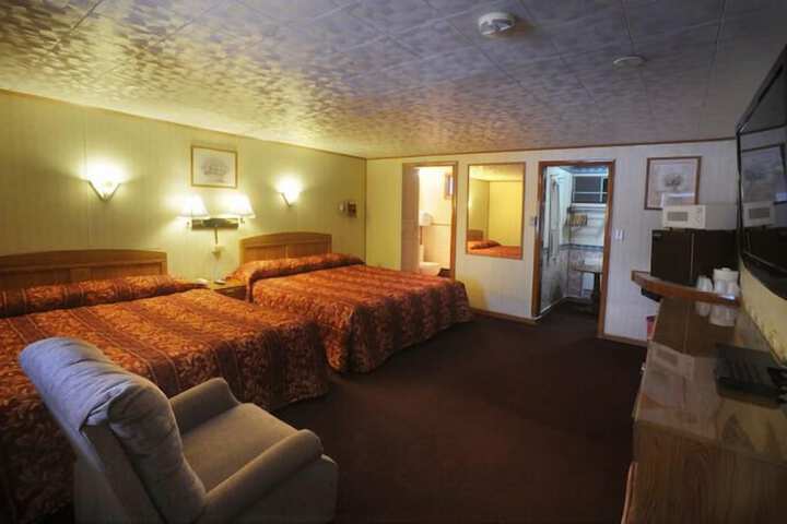 Room 4 of 10