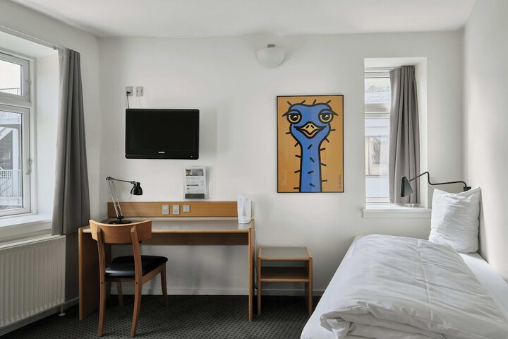 Room 27 of 57