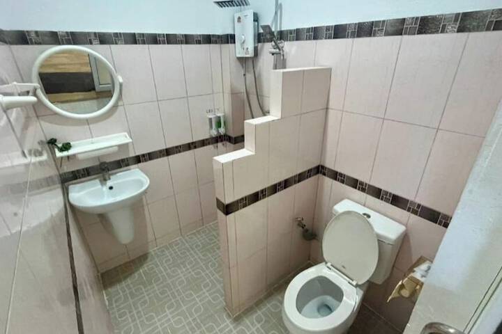 Room 13 of 27