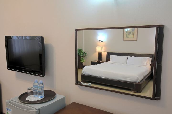 Room 15 of 34