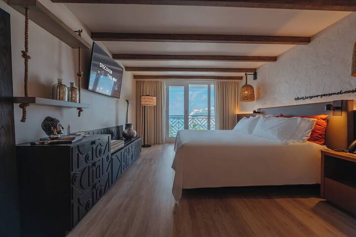 Room 47 of 165