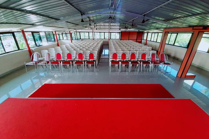 Ballroom/Hall 12 of 20