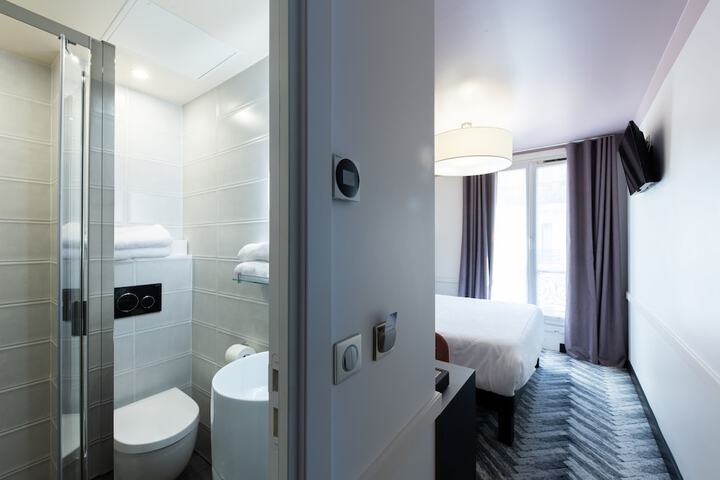Room 4 of 48