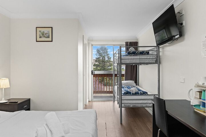 Room 32 of 110