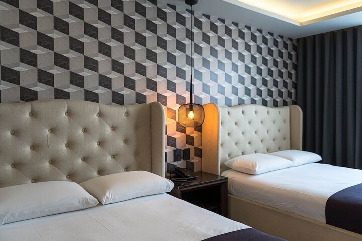 Room 33 of 91