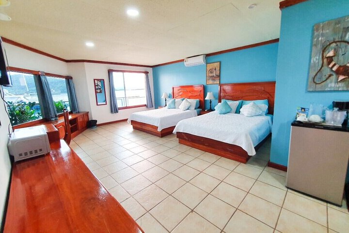 Room 16 of 44