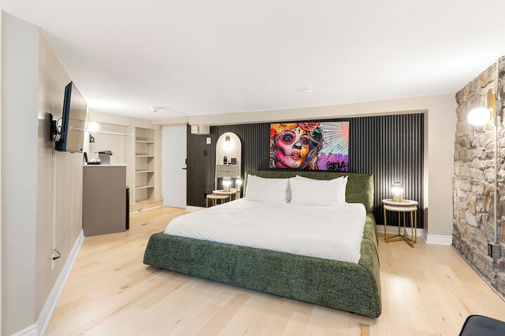 Room 38 of 83