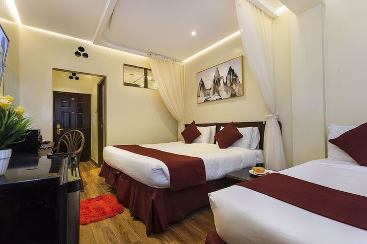 Room 8 of 34