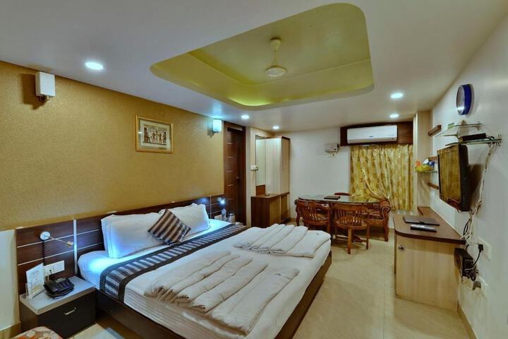 Room 16 of 28