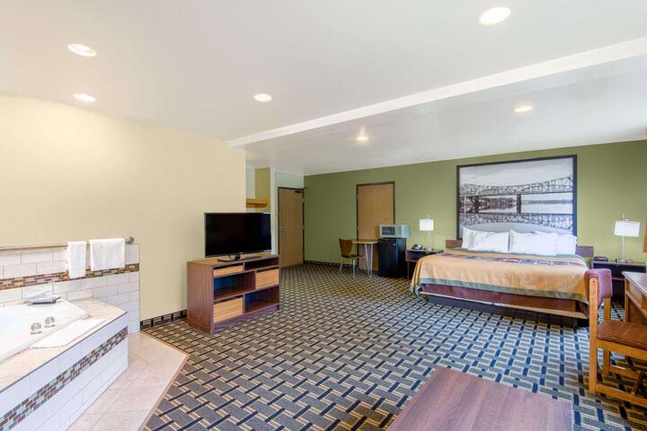 1 King Bed (12 of 14)