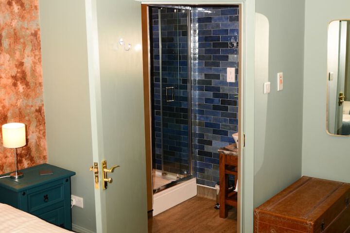 Room 14 of 34
