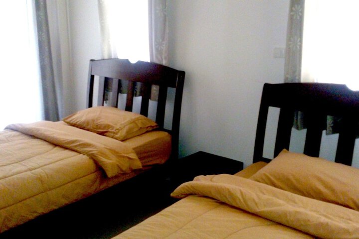 Room 9 of 37