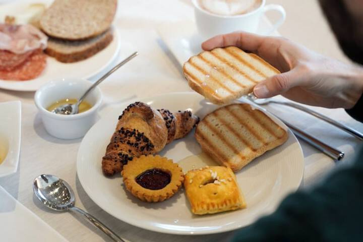 Breakfast/Coffee Service 89 of 94