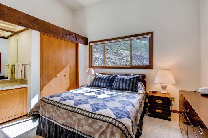 Room 32 of 229