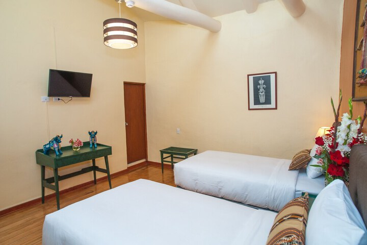 Auka Boutique Saphi