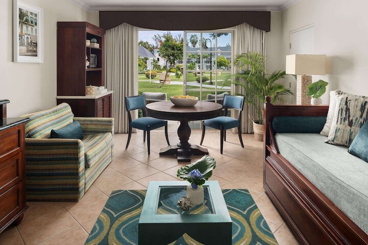 Room 33 of 280