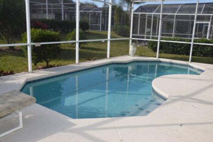 Pool 6 of 10