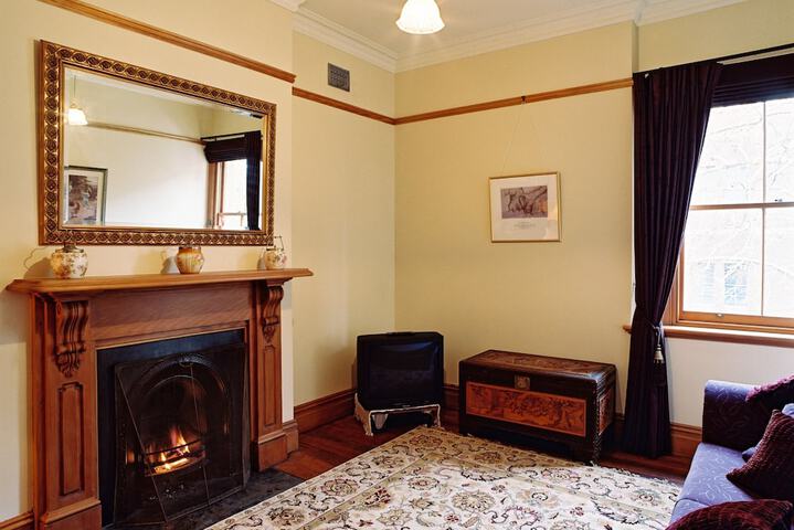 Room 12 of 30