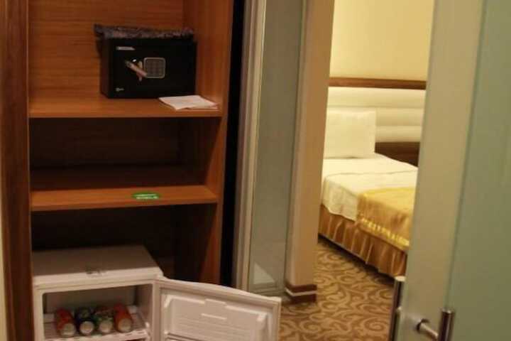 Room 27 of 75