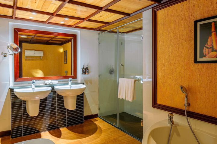 Room 32 of 150