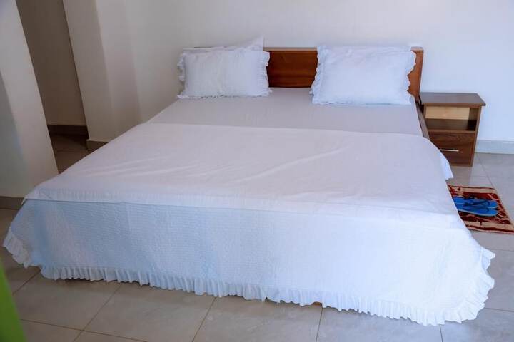 Room 5 of 28