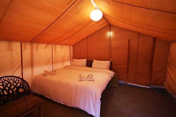 Room 3 of 18