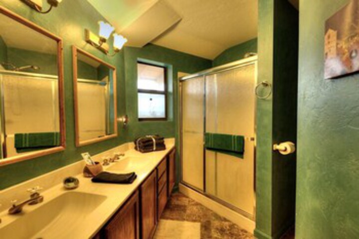 Room 5 of 40