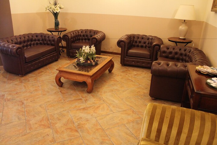 Lounge 91 of 110