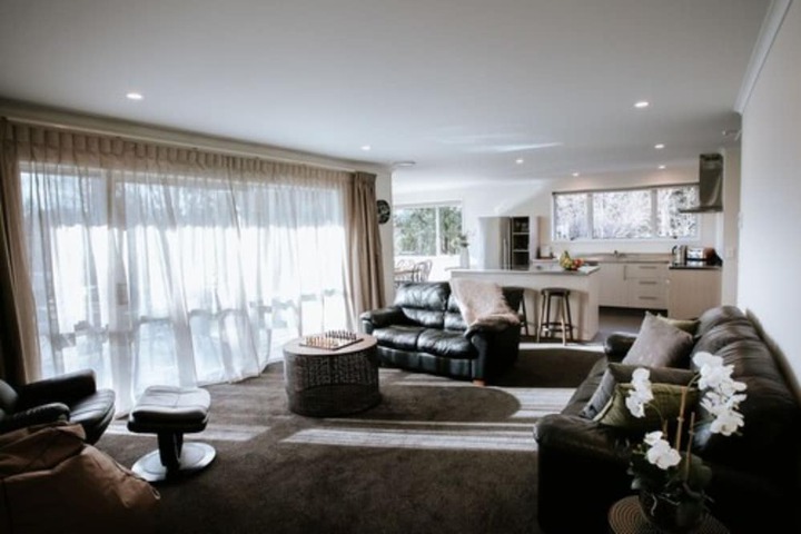Room 100 of 170