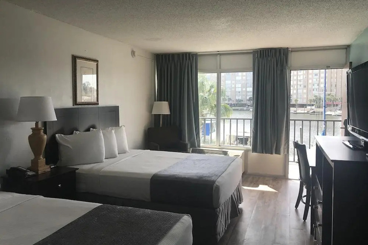 Room 2 of 7