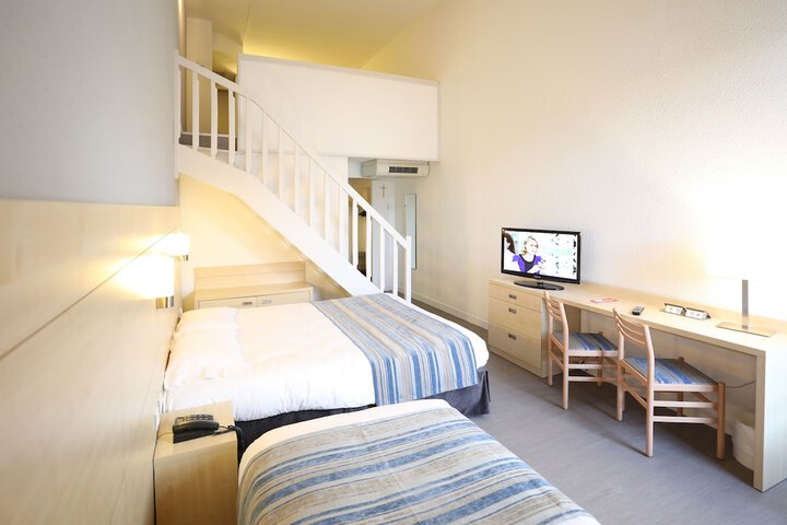 Room 14 of 43