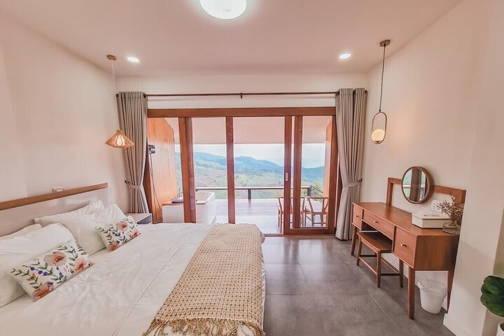 Room 3 of 13