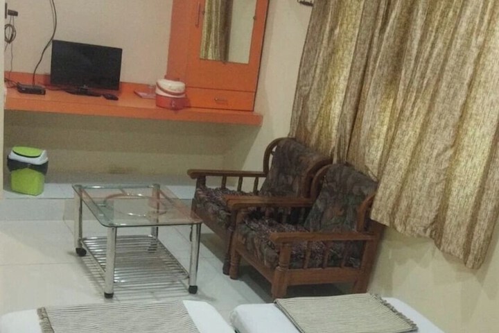 Room 3 of 11