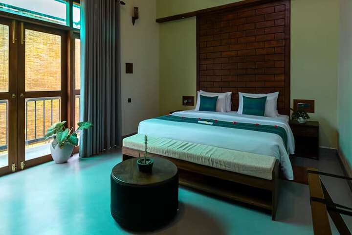 Room 8 of 35