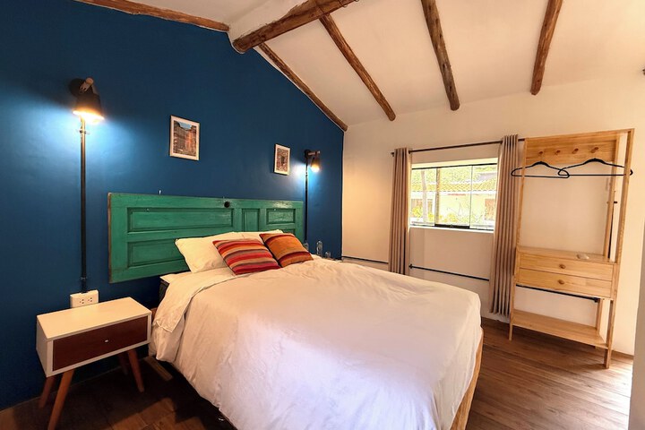 Room 9 of 28
