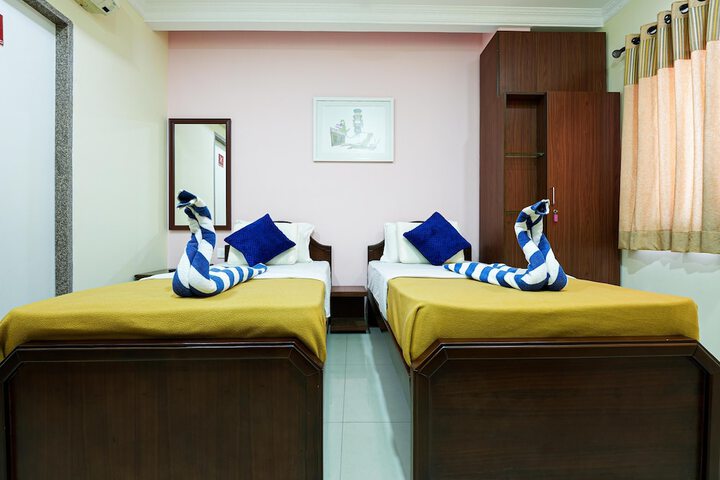 Room 6 of 17