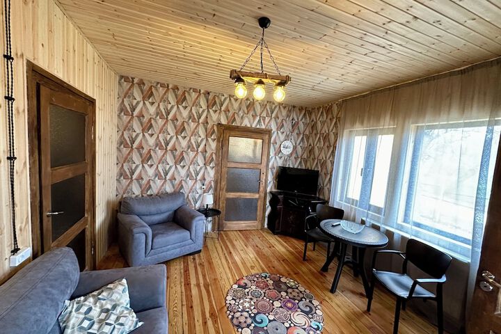Room 10 of 21