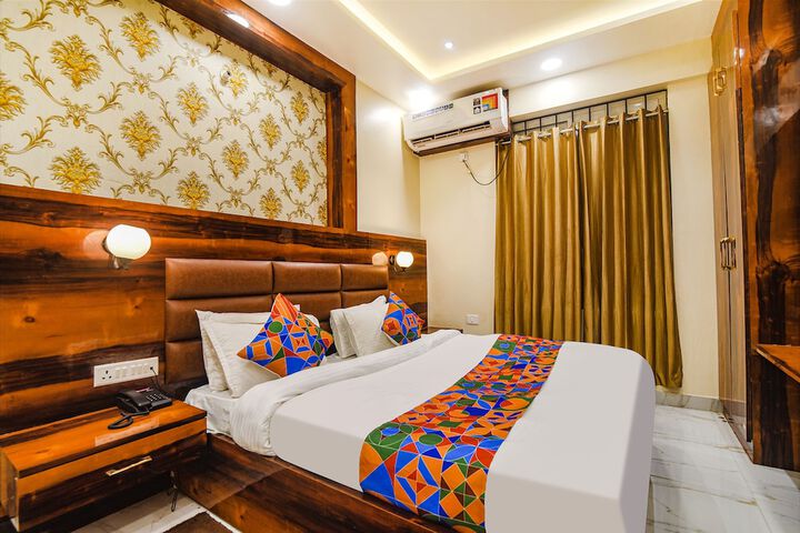 Room 15 of 25