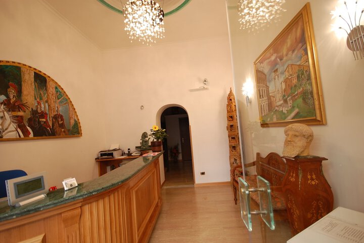 Ballroom/Hall 79 of 91