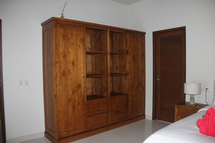 Room 7 of 143