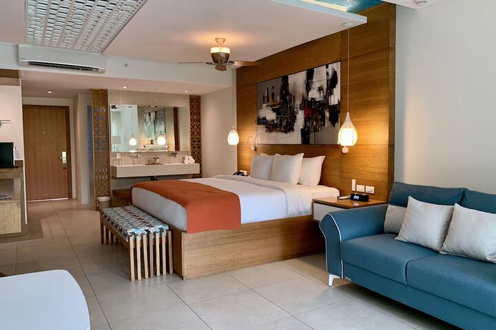 Room 16 of 73
