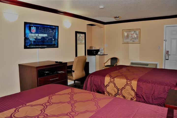 Standard Room, King or Two Doubles (3 of 9)