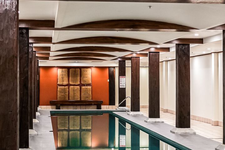 Pool 147 of 190