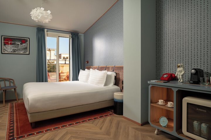 Room 17 of 40