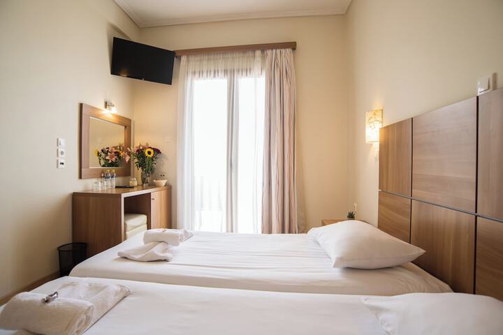 Room 4 of 29