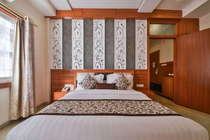 Room 28 of 48