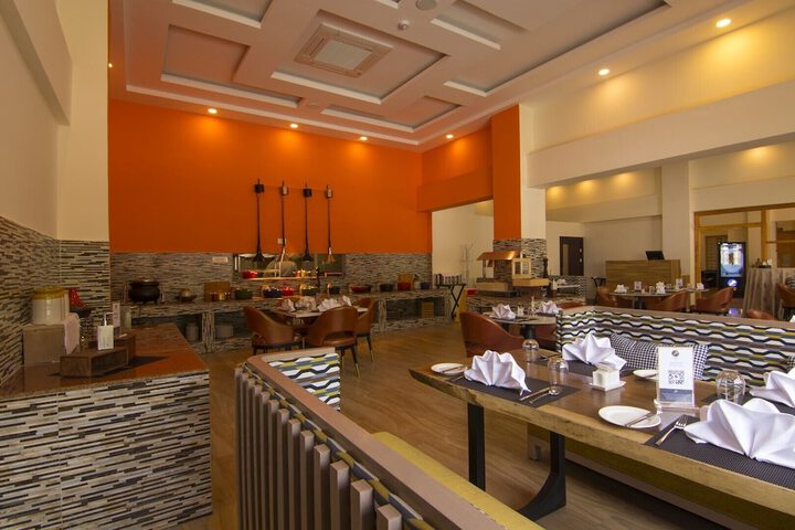 Dining 17 of 22