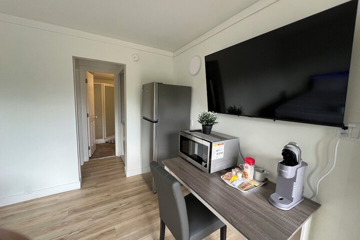 Room 27 of 70